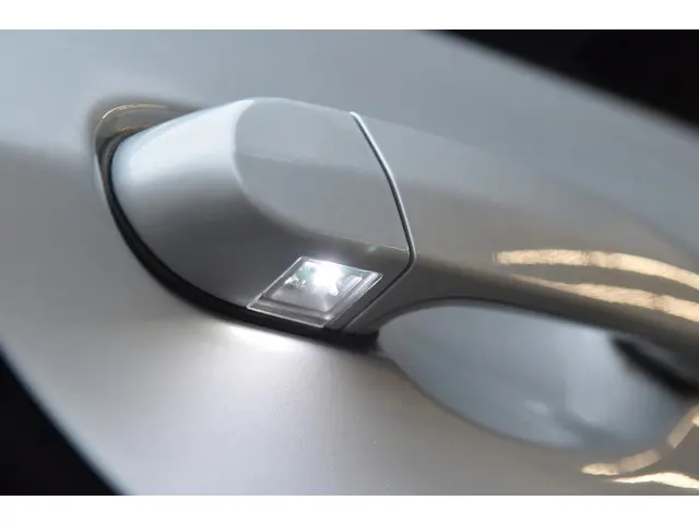 BMW 3 Serie 340i High Executive 2018 Benzine 31