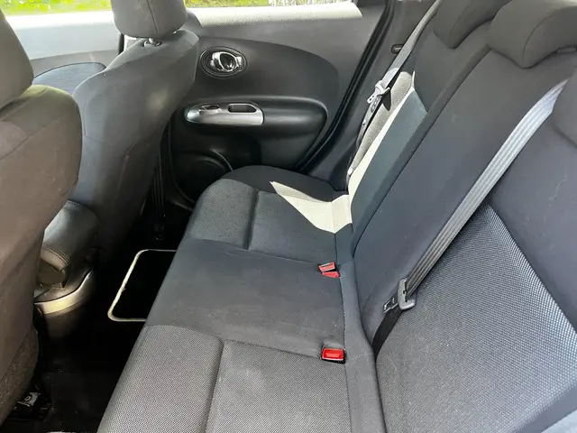 Nissan Juke 1.6 Business Edition *AC 2014 Benzine 17