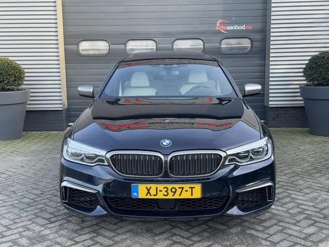 BMW 5 Serie M550i xDrive High Executive 2018 Benzine 4