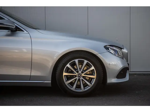 Mercedes-Benz E-Klasse 200 Premium Plus 2018 Benzine 4