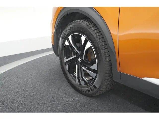 Peugeot 2008 PureTech 130 GT Pack 2022 Benzine 17