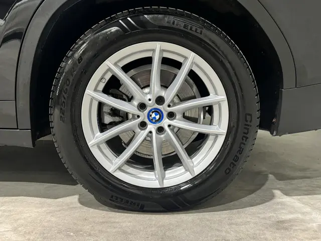 BMW X3 xDrive30e Business 2021 Hybride Benzine 30