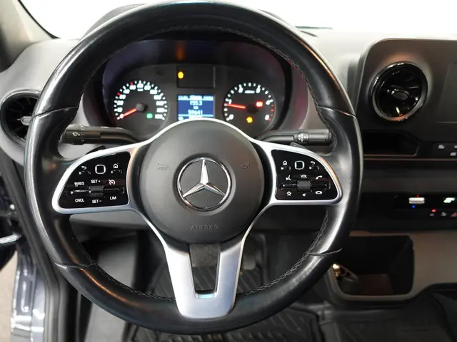 Mercedes-Benz Sprinter 311 1.9 CDI L3H2 2022 Diesel 17