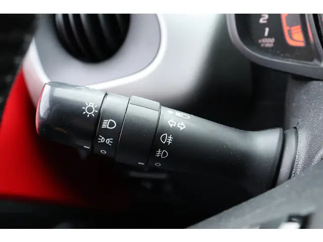 Toyota Aygo 1.0 VVT-i x-nav, 2018 Benzine 18