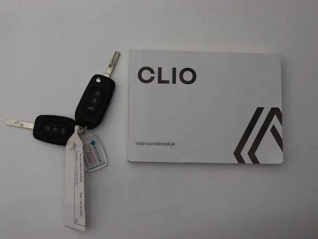 Renault Clio 1.0 TCe 90 Equilibre Navi Pack. 2022 Benzine 24