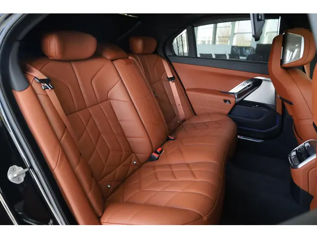 BMW i7 xDrive60 2025 Elektrisch 9