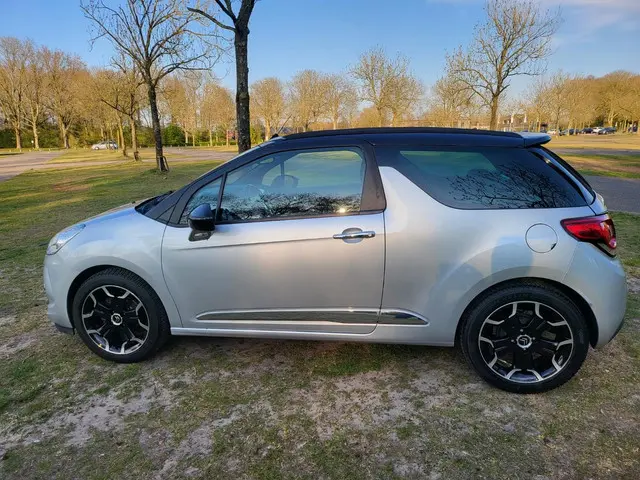Citroën DS3 1.2 VTi So Chic, Inruil Koopje 2014 Benzine 2