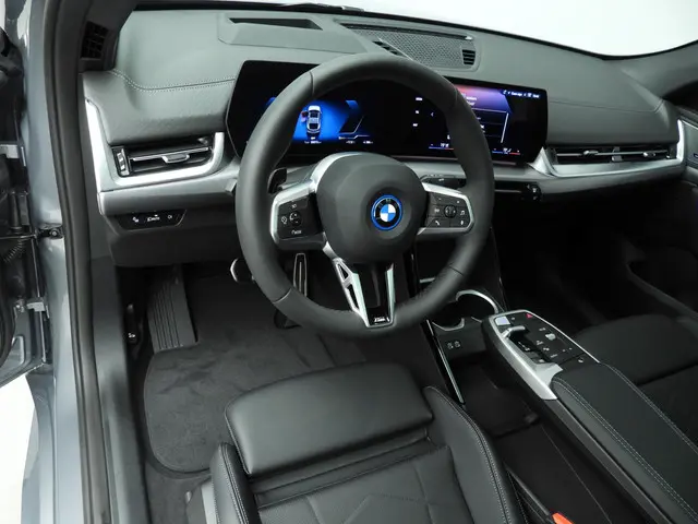 BMW iX2 eDrive20 2025 Elektrisch 6