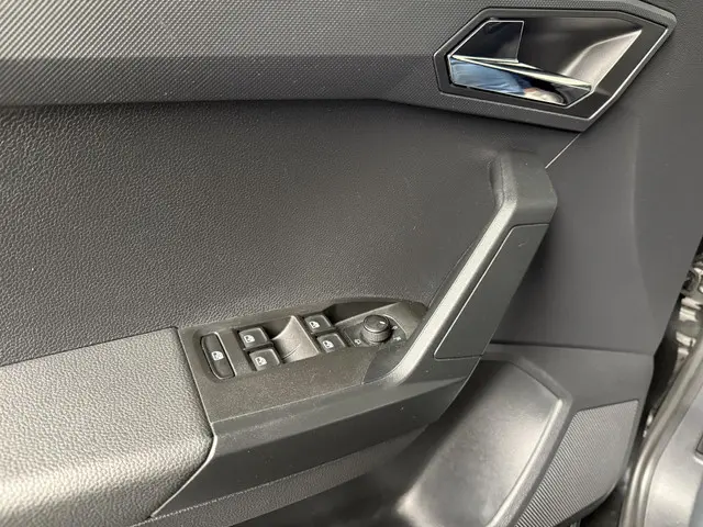 SEAT Ibiza 1.0 TSI Style Business Intense 2019 Benzine 22