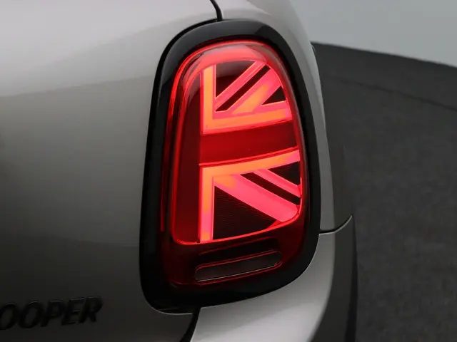 MINI 3-Deurs Cooper 2020 Benzine 11
