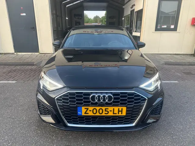 Audi A3 SPORTBACK 30 TFSI S edition 2024 Hybride Benzine 1