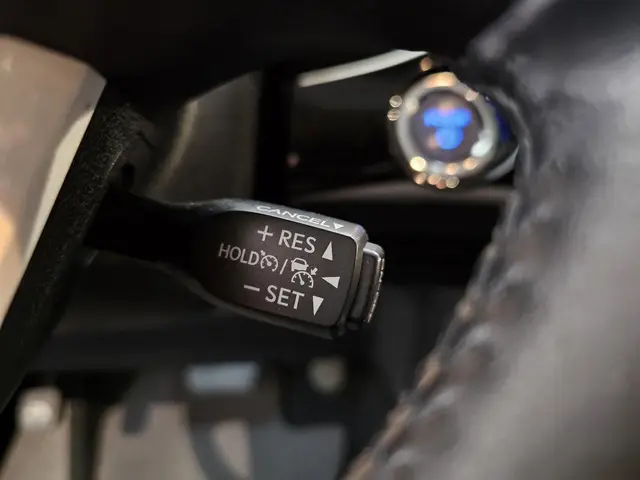 Toyota Prius 1.8 Dynamic 2018 Hybride Benzine 28