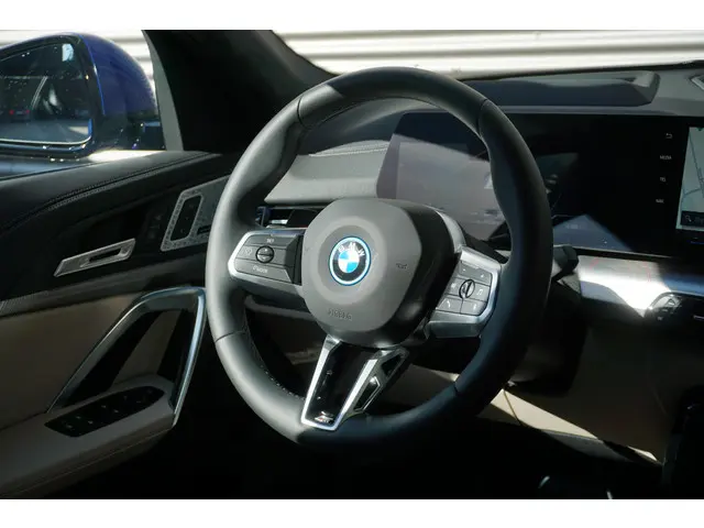 BMW iX2 xDrive30 2025 Elektrisch 25