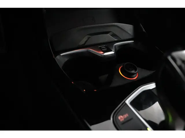 BMW 1 Serie 118i Executive Edition 2021 Benzine 51