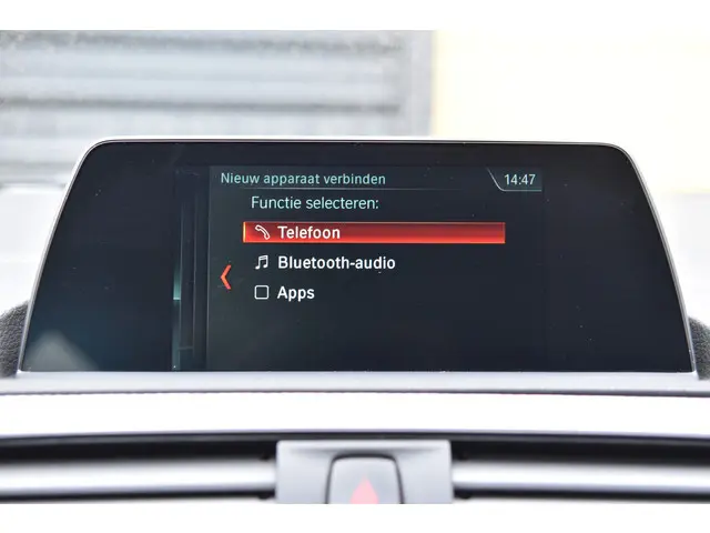 BMW 1 Serie 118i Executive 2018 Benzine 22