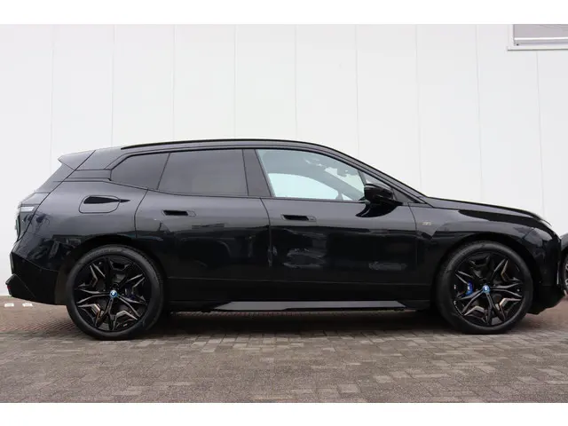 BMW iX M60 High Executive 112 kWh 2023 Elektrisch 4
