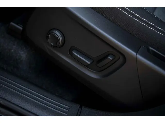 Volvo XC40 2.0 B4 Plus Dark 2025 Benzine 8