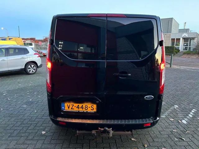 Ford Transit Custom 290 2.0 TDCI L2H2 Limited 2017 Diesel 7