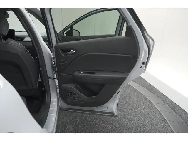 Renault Captur TCe 90 Techno 2025 Benzine 82