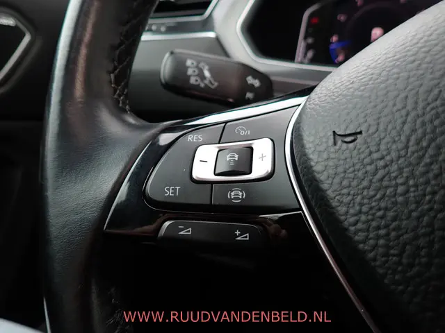 Volkswagen Tiguan Allspace 1.5 TSI R-LINE 2021 Benzine 19