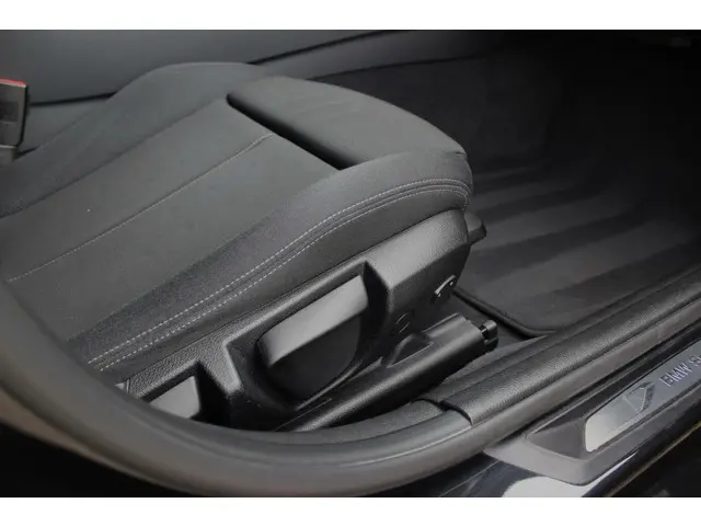 BMW 3 Serie 316i Executive 2013 Benzine 36