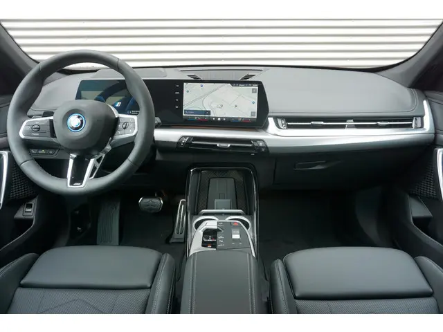 BMW iX1 eDrive20 2025 Elektrisch 8