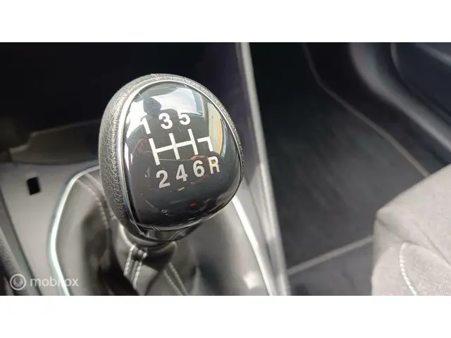 Ford Fiesta 1.0 EcoBoost Titanium 2022 Benzine 13