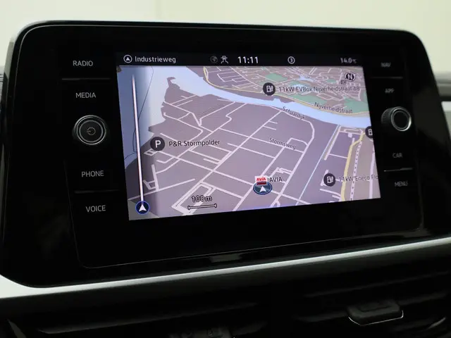 Volkswagen T-Roc 1.0TSI/110PK Life 2023 Benzine 6