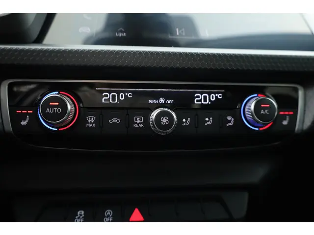 Audi A1 Citycarver 35 TFSI Aut. 150pk 2021 Benzine 20