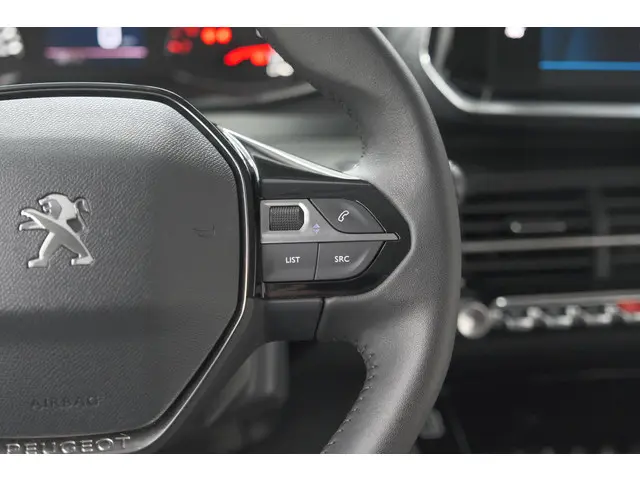 Peugeot 208 PureTech 100 Allure Pack 2023 Benzine 31