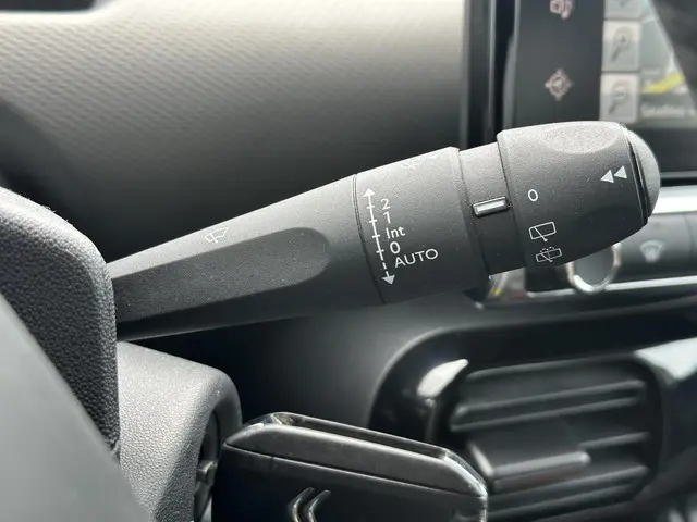 Citroën C4 Cactus 1.2 PureTech Shine 2017 Benzine 25