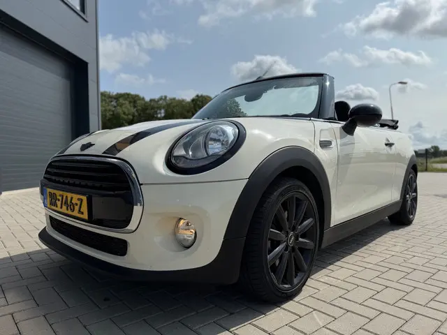 MINI Cooper Cabrio Mini 1.5 Business 2018 Benzine 18