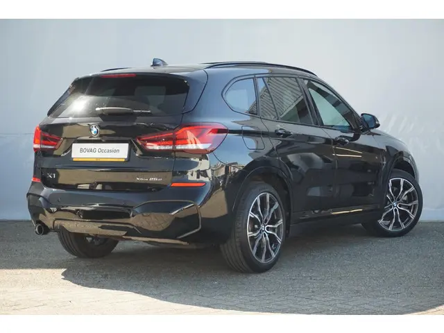 BMW X1 xDrive25e 2021 Hybride Benzine 4