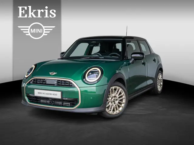 MINI 5-Deurs Cooper C 2024 Benzine
