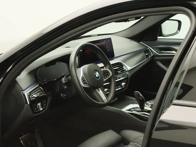 BMW 5 Serie Touring 530i 2020 Benzine 11