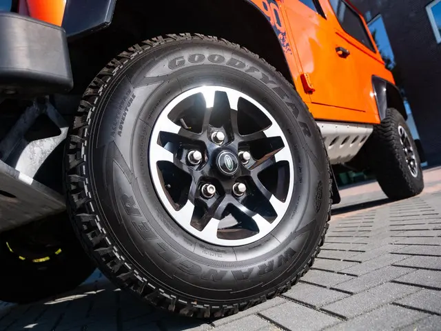 Land Rover Defender 2.2 D SW 90" XTech 2015 Diesel 27