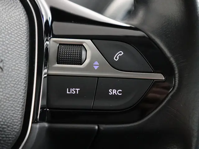 Peugeot 3008 1.2 PureTech GT Line 2016 Benzine 19