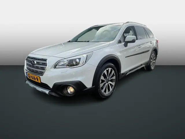 Subaru Outback 2.5i Premium 2015 Benzine 2