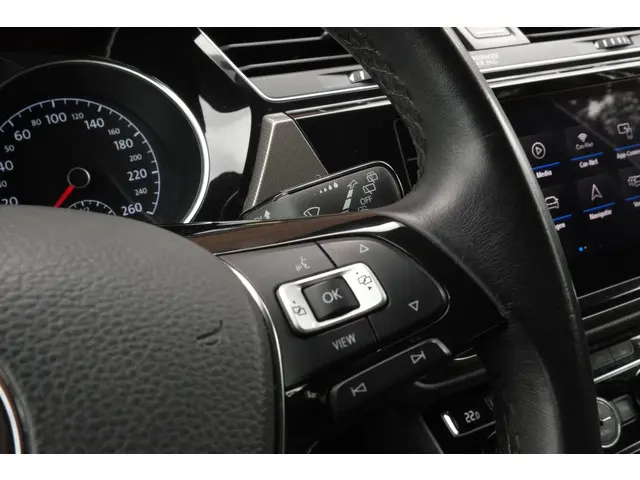 Volkswagen Touran 1.5 TSI R-LINE 7p 2019 Benzine 24