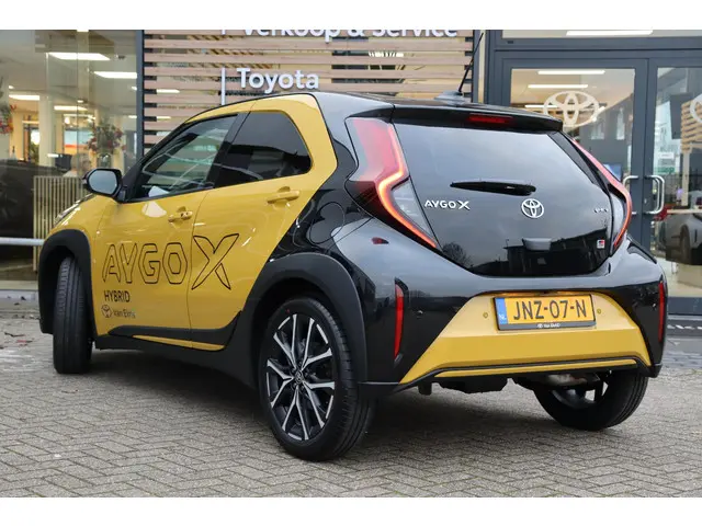 Toyota Aygo X Hybrid 115 GR Sport 2025 Hybride Benzine 4
