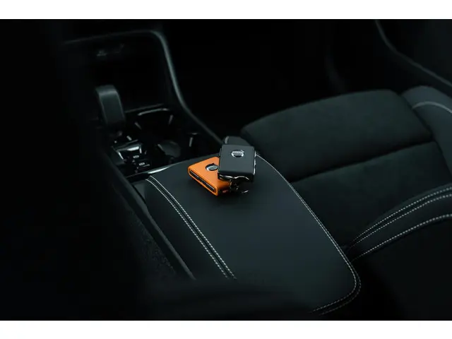 Volvo XC40 B4 Plus Black Edition 197 pk 2025 Benzine 18