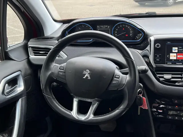 Peugeot 2008 1.2 PureTech Allure 2019 Benzine 9