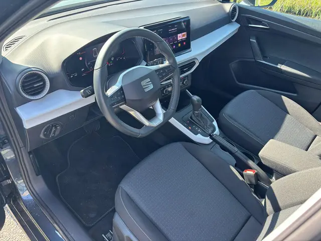 SEAT Arona 1.0 TSI Business Connect 2023 Benzine 4