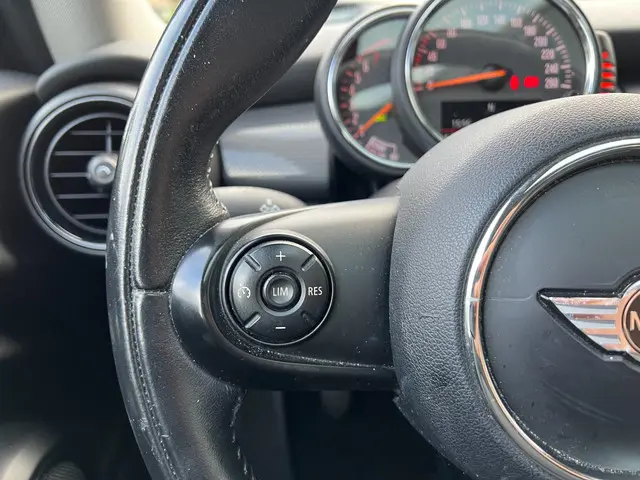 MINI Cooper Mini 1.5 Business 2015 Benzine 13