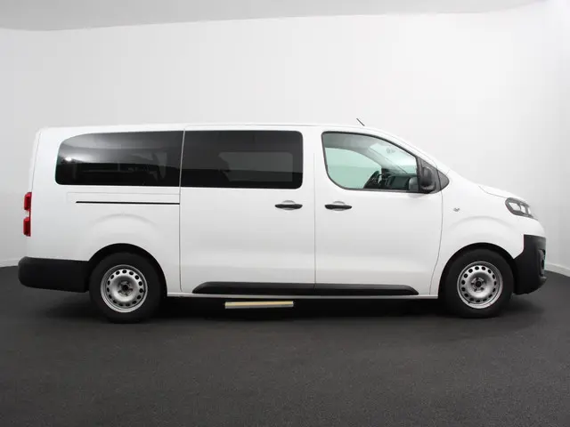 Opel Vivaro Combi 1.5 CDTI L3H1 2022 Diesel 8