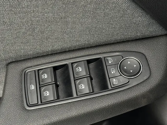 Renault Clio 1.0 TCe 90 GPF techno 2023 Benzine 22