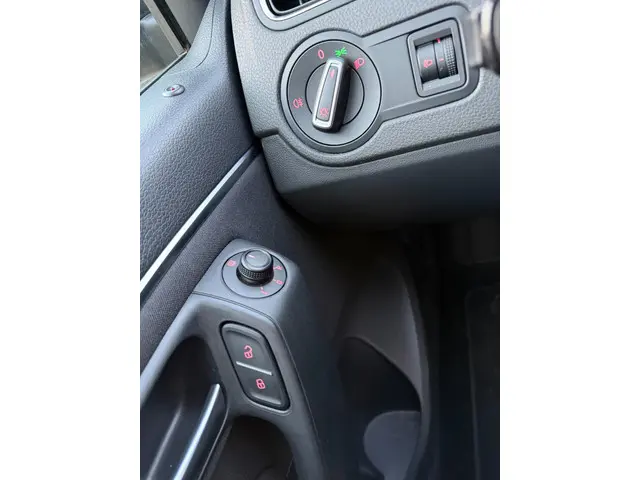 Volkswagen Polo - 1.2 TSI Comfortline - 2015 2015 Benzine 14