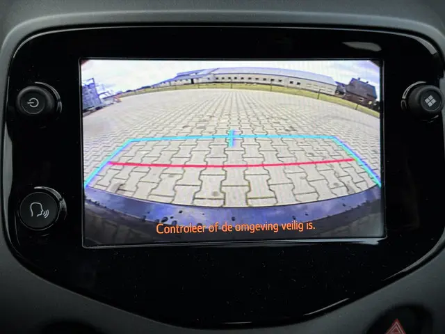 Toyota Aygo 1.0 VVT-i x-play 2022 Benzine 13