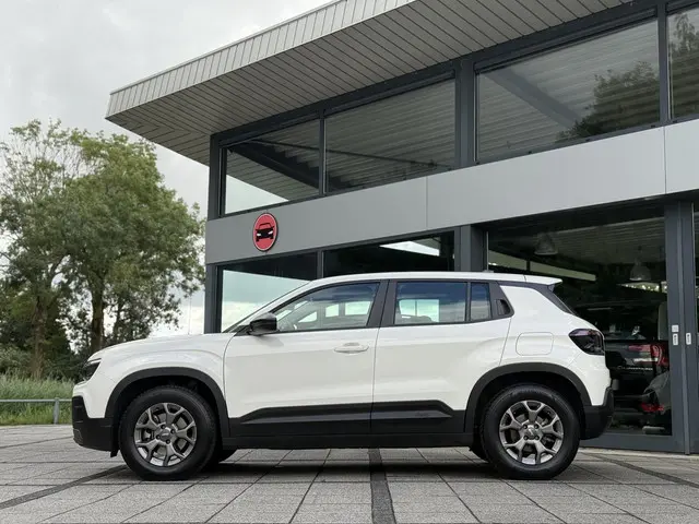 Jeep Avenger Longitude 54 kWh Aut. 2024 Elektrisch 3