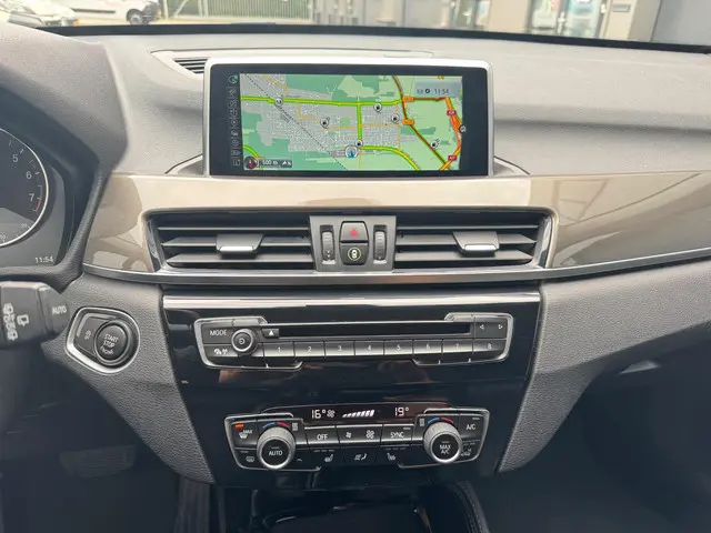 BMW X1 SDrive20i Centennial High Executive 2017 Benzine 10
